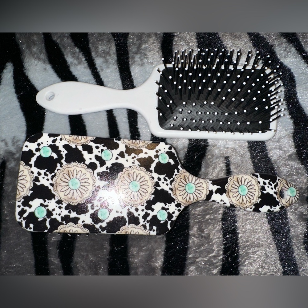 🆕 western print hair brush